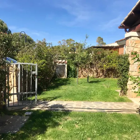 Villetta Indipendente Fronte Spiaggia Budoni
